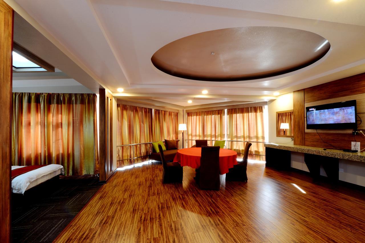 Zolo Hotel Улан-Батор Екстер'єр фото